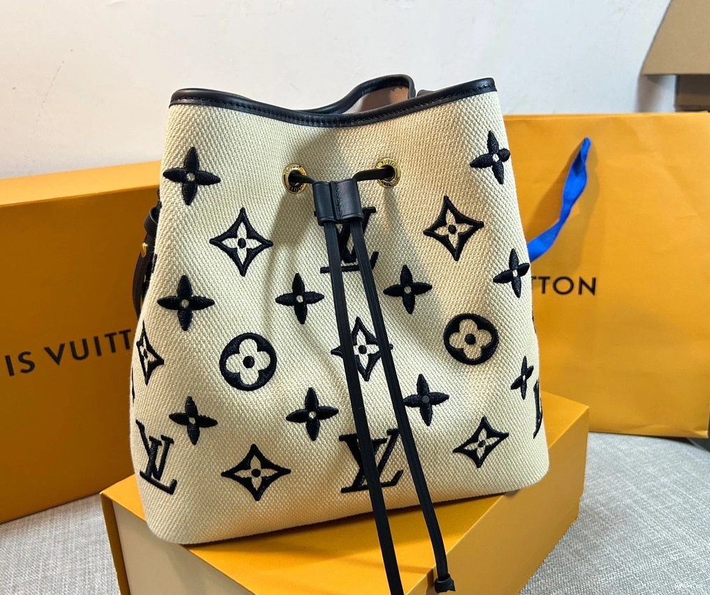 MM NÉONOÉ VUITTON LOUIS 0810